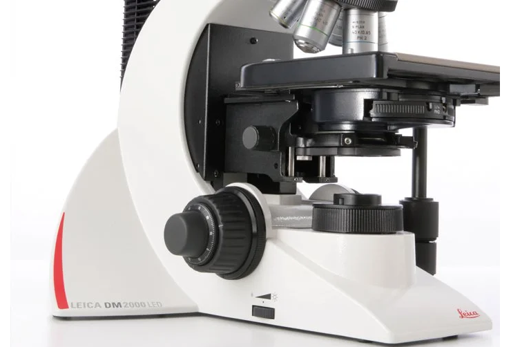 Kính hiển vi Leica DM2000 & DM2000 LED